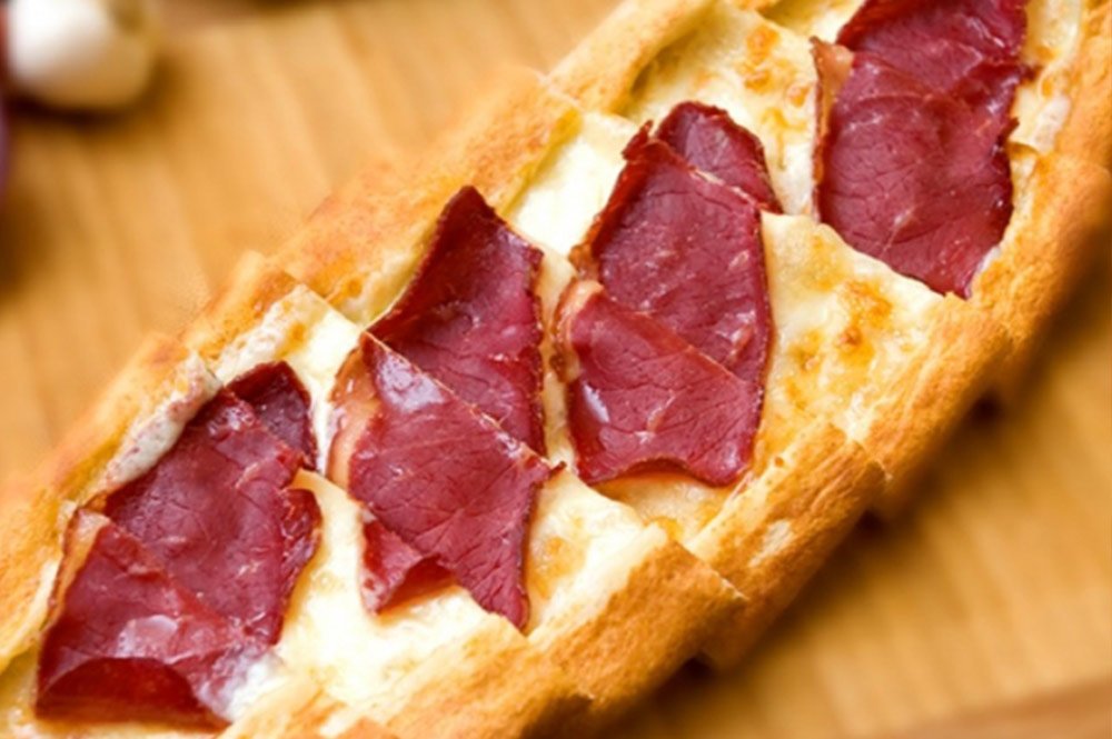 Pastırma Kaşarlı Pide